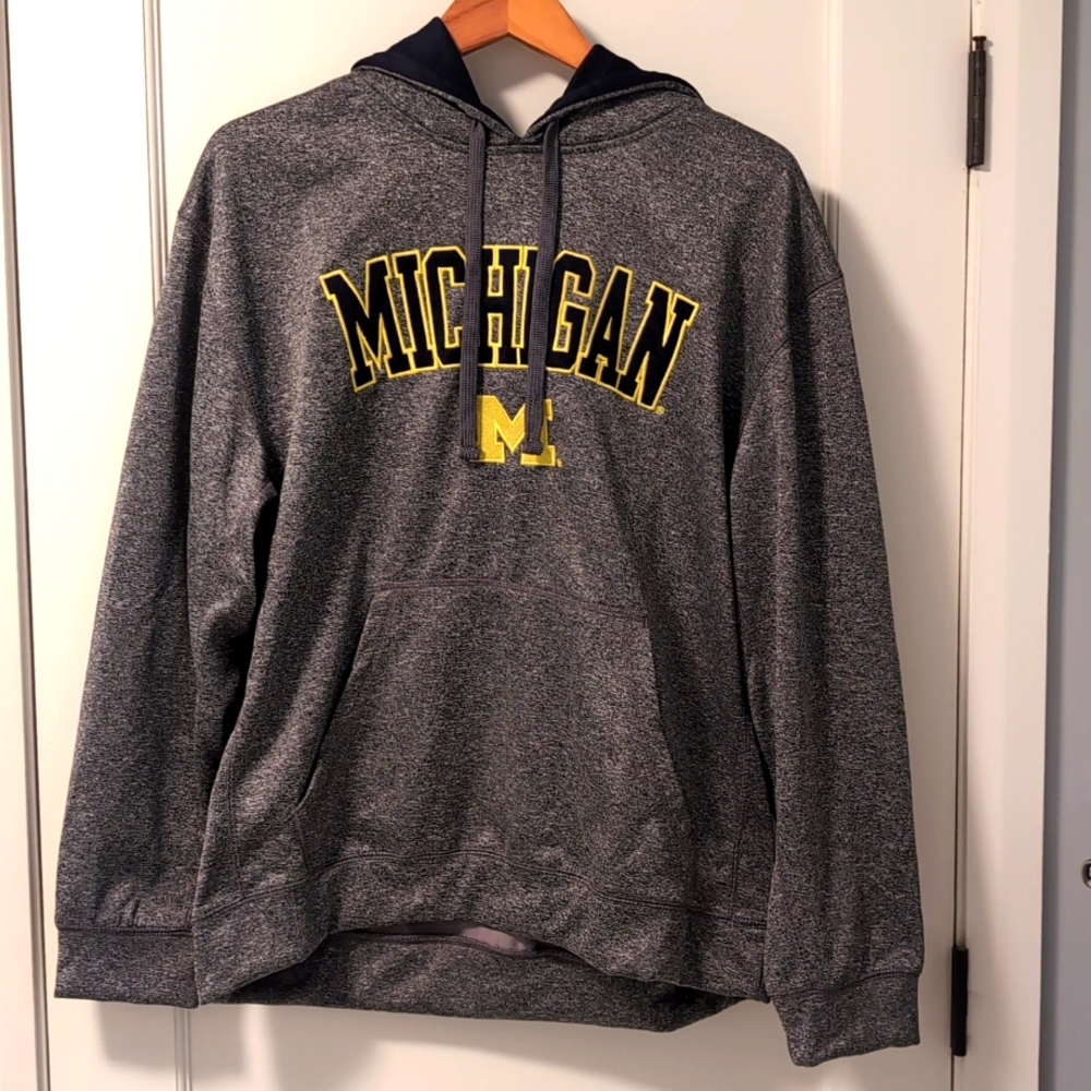 UofM University of Michigan Hooded Sweatshirt